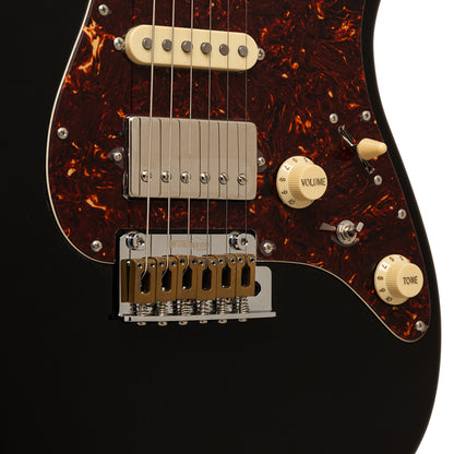 Crafter CREMA SVVSM CB – S-style elguitar HSS med gigbag (Cosmic Black)