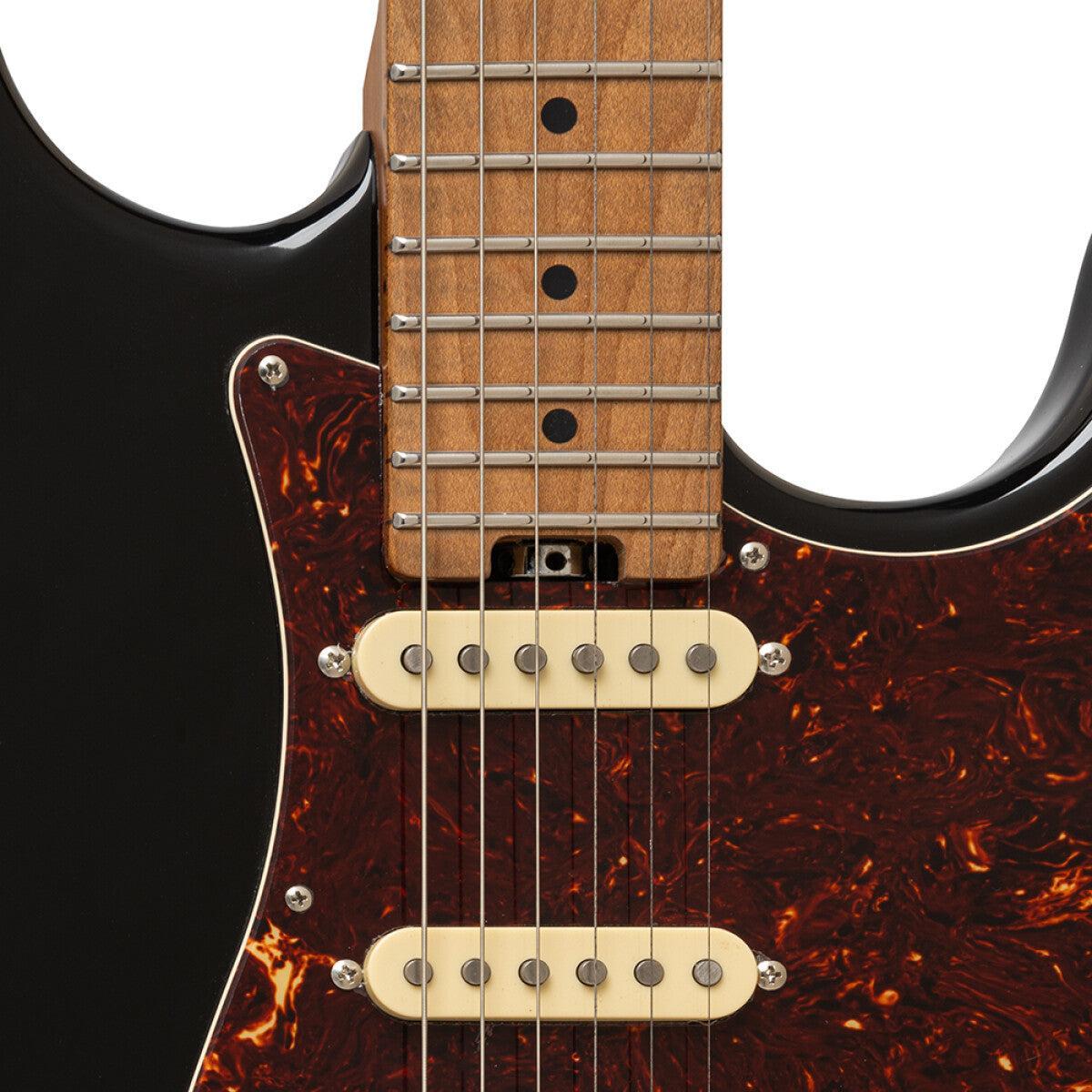 Crafter CREMA SVVSM CB – S-style elguitar HSS med gigbag (Cosmic Black)