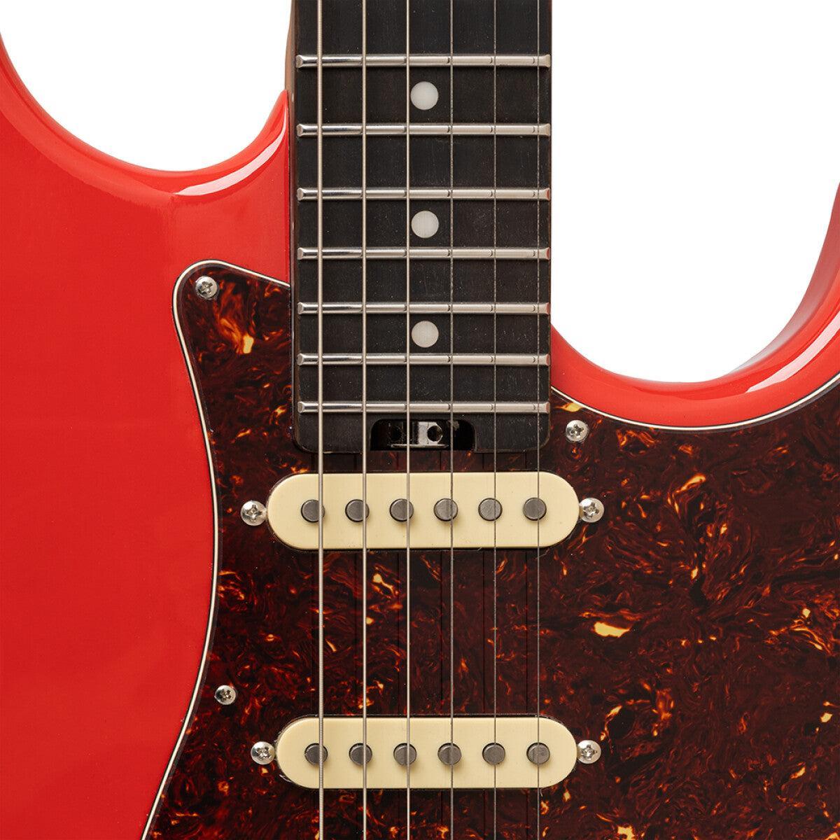 Crafter CREMA SVVSR VR – S-style elguitar HSS med gigbag (Vintage Red)