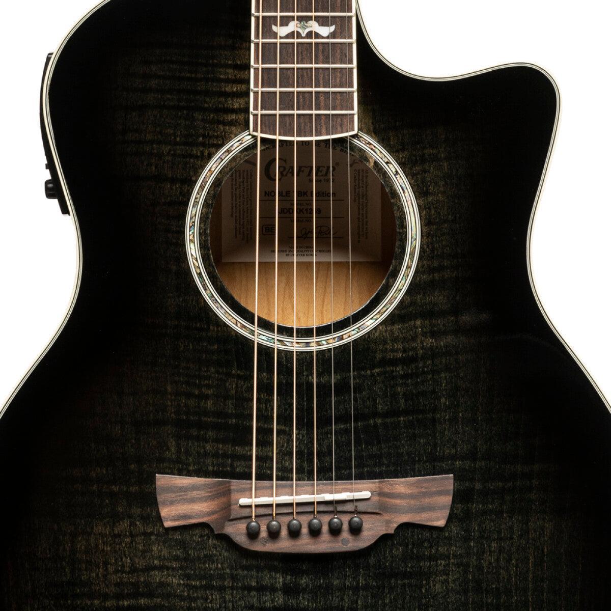 Crafter NOBLE TBK – Small Jumbo western guitar med flamed maple top