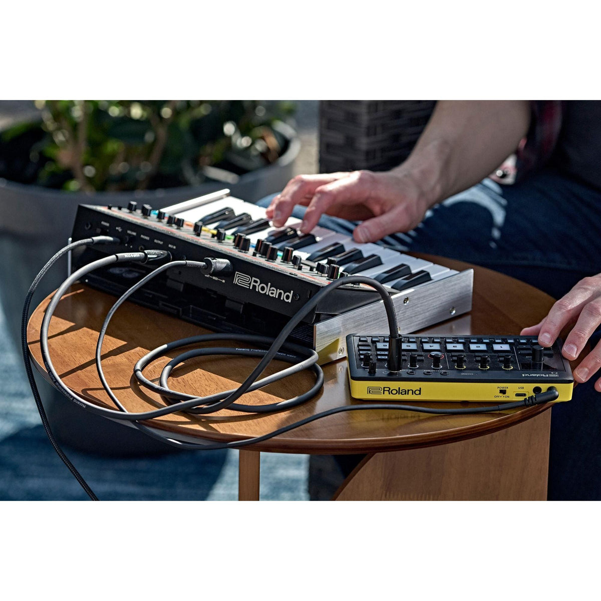 JUPITER-08 Synthesizer