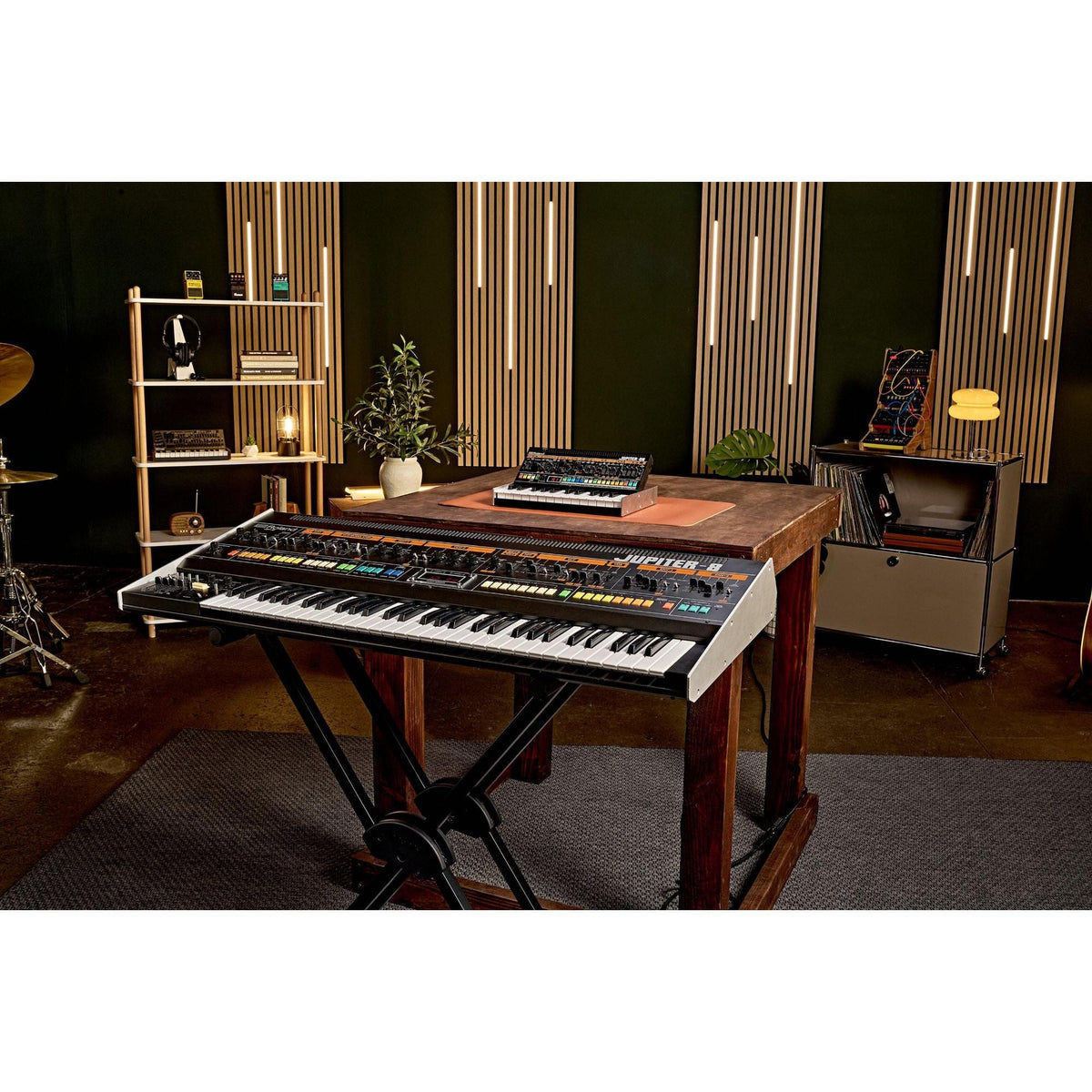 JUPITER-08 Synthesizer