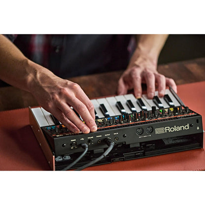 JUPITER-08 Synthesizer
