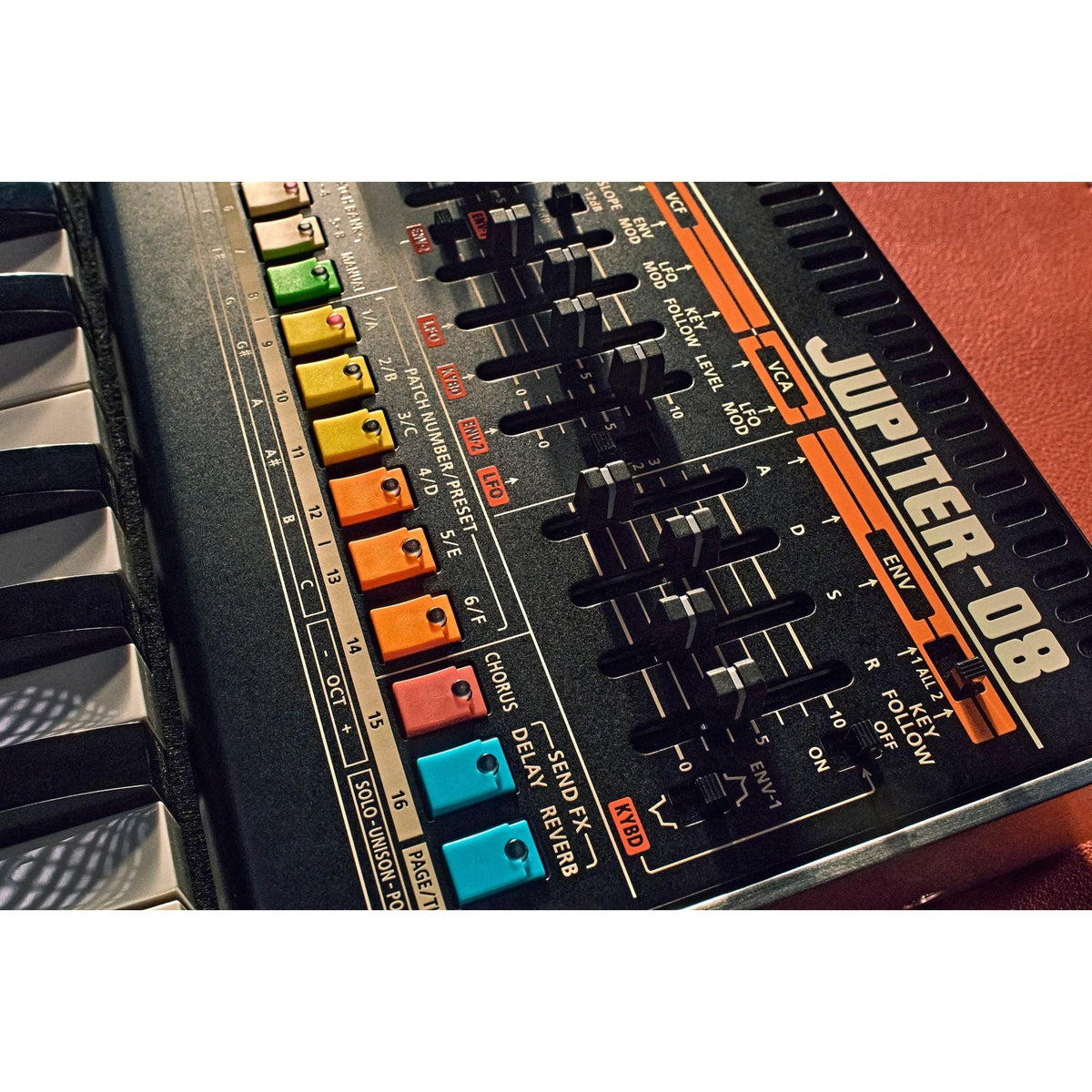 JUPITER-08 Synthesizer