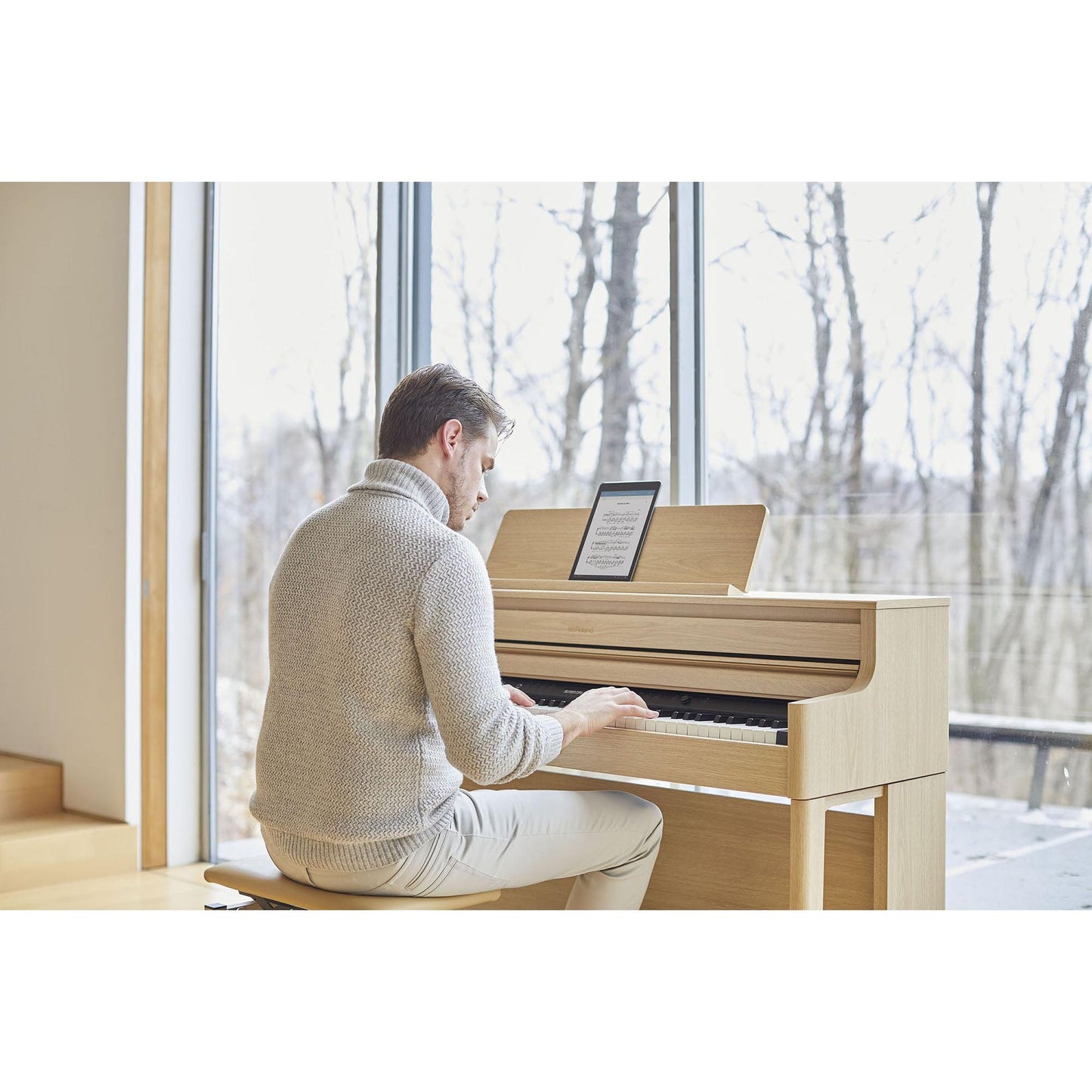 Roland HP704 Digital piano