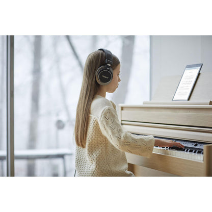 Roland HP704 Digital piano