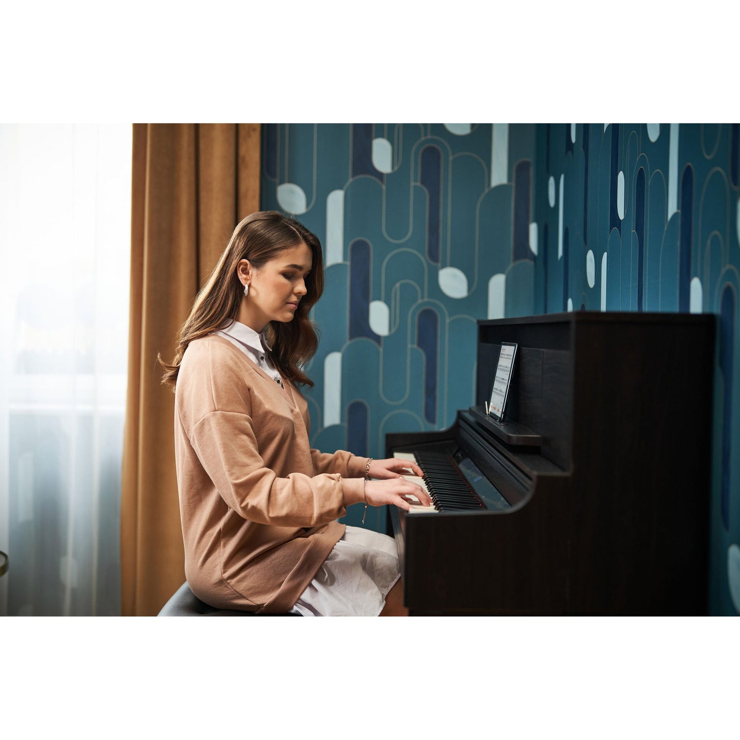 Roland LX-6 Digital piano