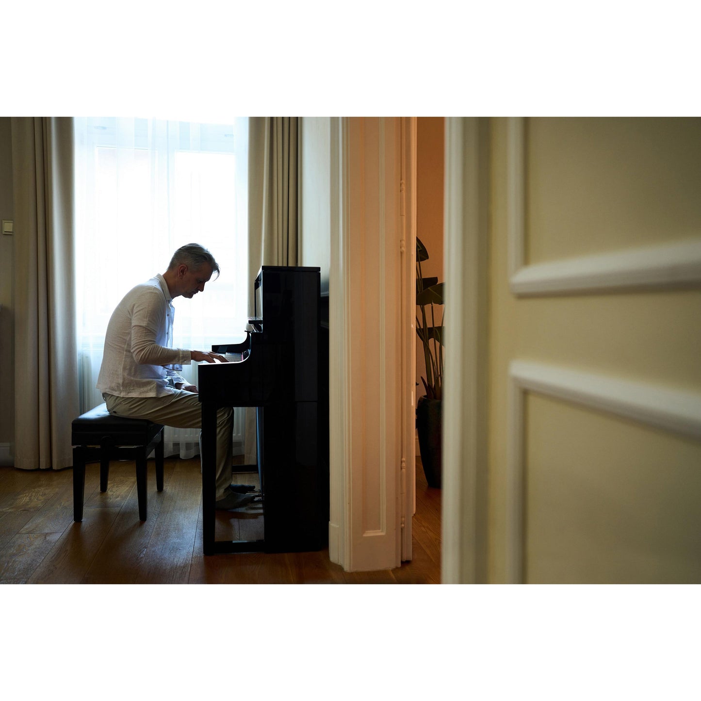 Roland LX-9 Digital piano