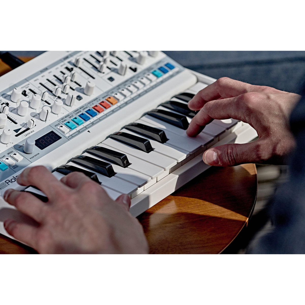 Roland n/VISION Wavetable Synthesizer