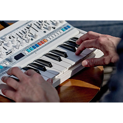 Roland n/VISION Wavetable Synthesizer