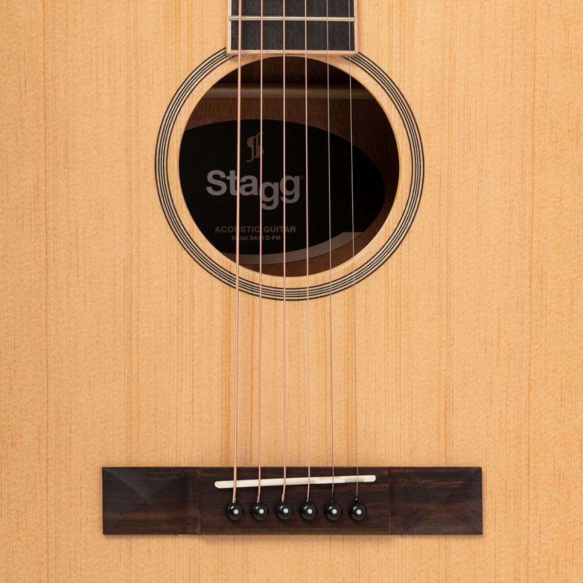 Stagg SA45 D-FM – Dreadnought western-guitar med gran og flamed mahogni