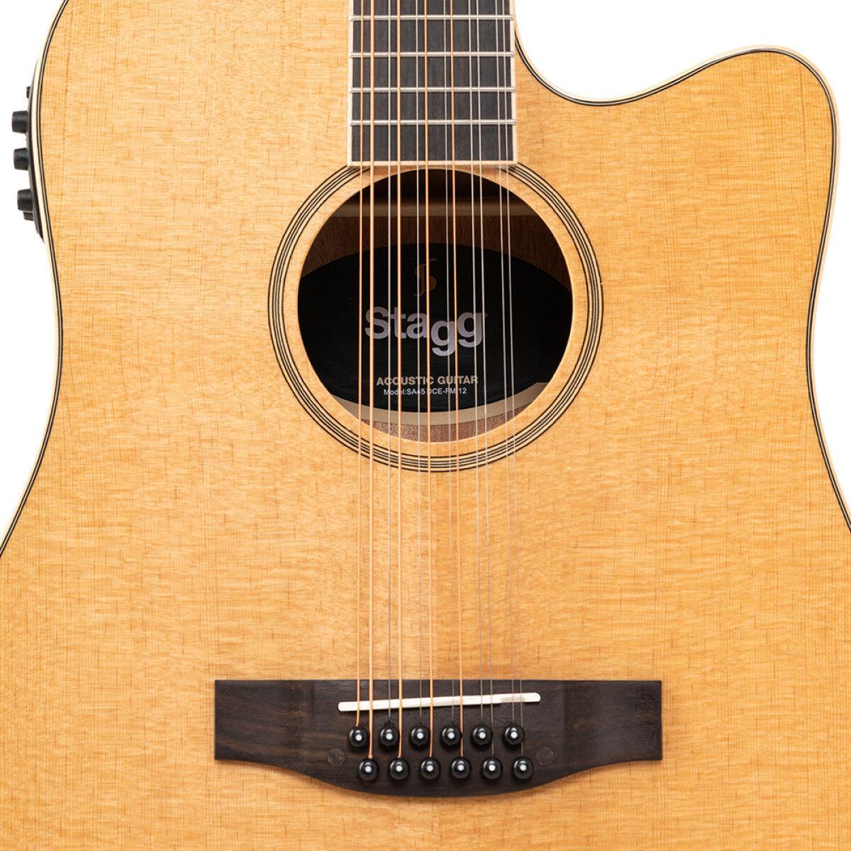 Stagg SA45 DCE-FM/12 – 12-strenget elektro-akustisk western-guitar (dreadnought, cutaway)