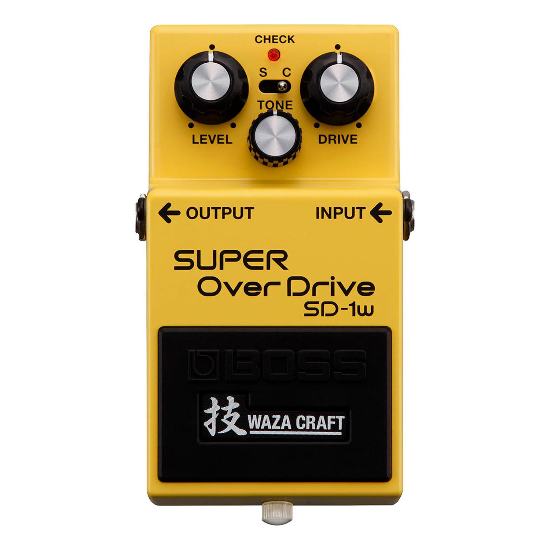 gul guitar effektpedal med drejeknapper og waza craft mærkat
