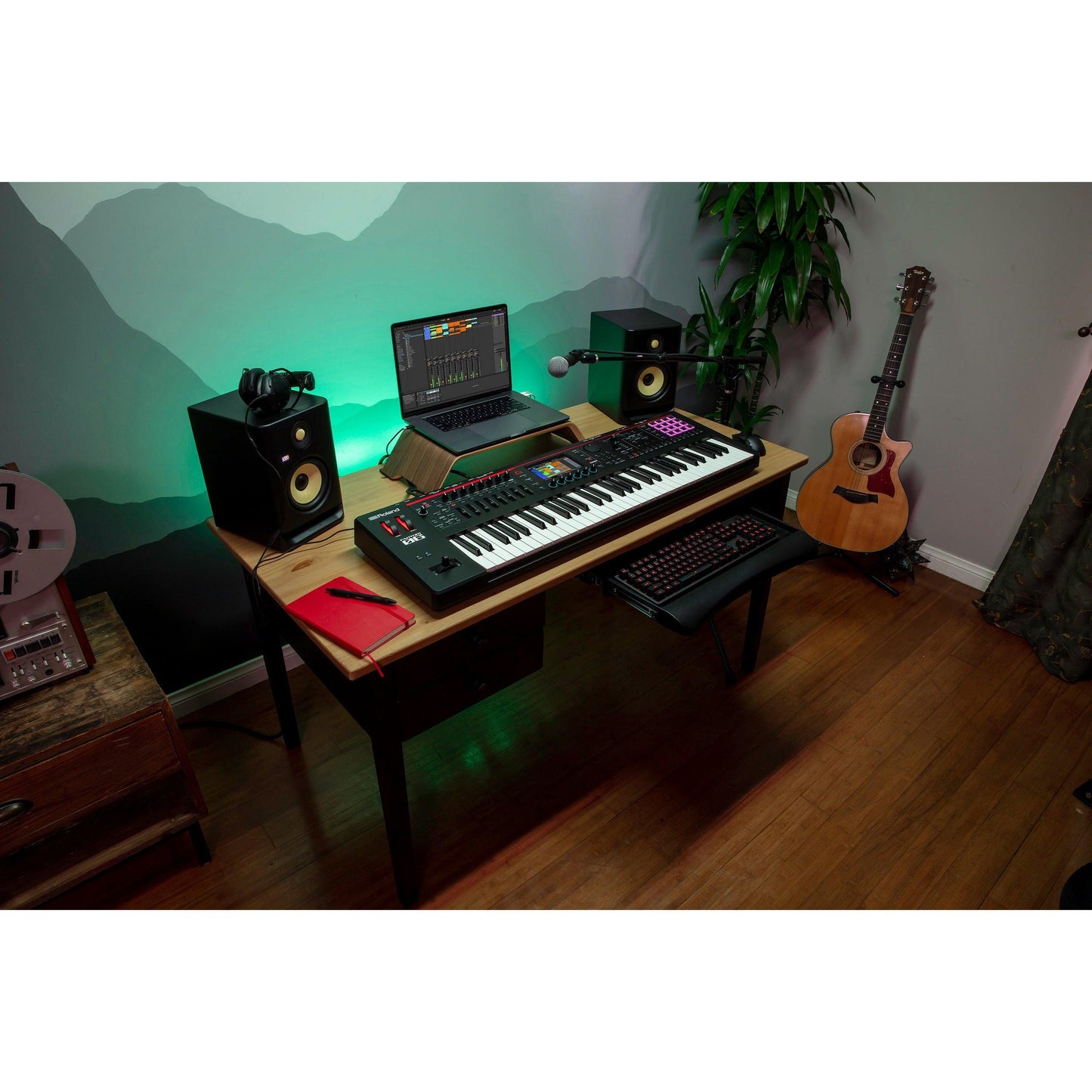 Roland Phantom 06 Workstation