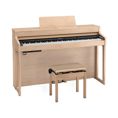 Digitalt pianoinstrument med lyst trædesign og matchende justerbar bænk