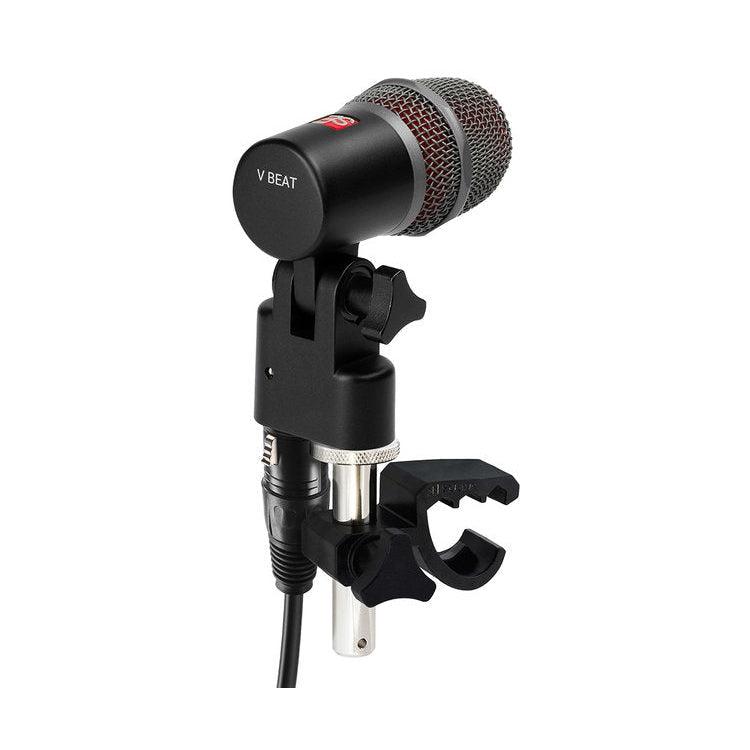 dynamisk mikrofon til instrumenter med robust sort metalbeslag og klemmefeste